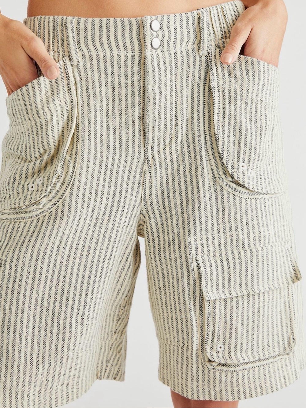 Free People New Cayman cargo Shorts in New moon Sz L - Picture 6 of 6